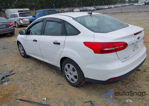 2016 Ford Focus S из США, поврежденный, VIN 1FADP3E21GL224403